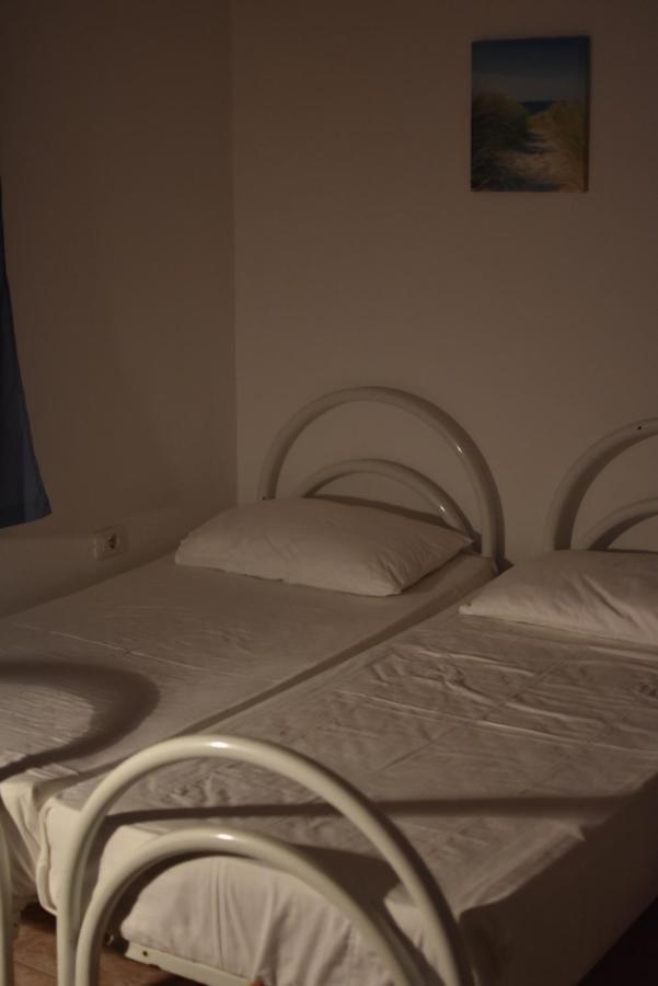Private Apartment At Guest House Hektor & Aferdita Влёра Экстерьер фото